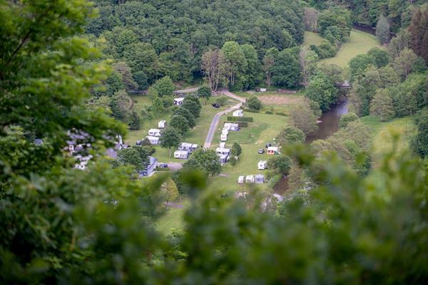 Het kampeerterrein - Camping